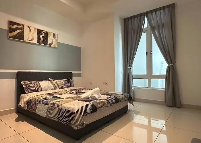 Ksl City Mall 6Pax With 55” Tv & Netflix@2Carpark
