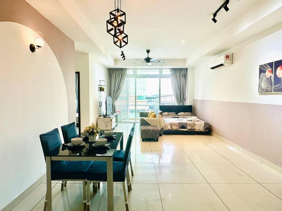 Ksl Mall 6pax With 55” Tv & Netflix@2carpark